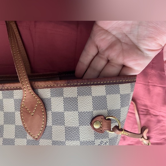 Louis Vuitton Neverfull MM - Picture 6 of 16